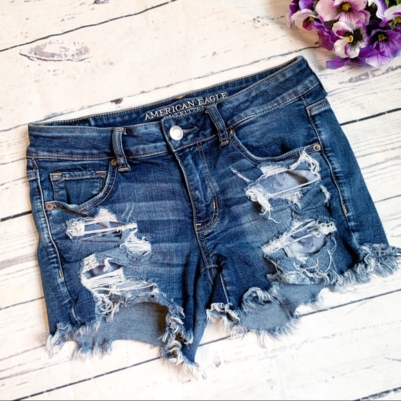 AE Midi Cut off Shorts dark wash Distressed size 8 - Picture 5 of 5